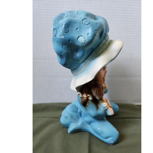 Rare Universal Statuary Girl in Blue Pajamas holding Doll 1974 MCM - Picture 2 of 12